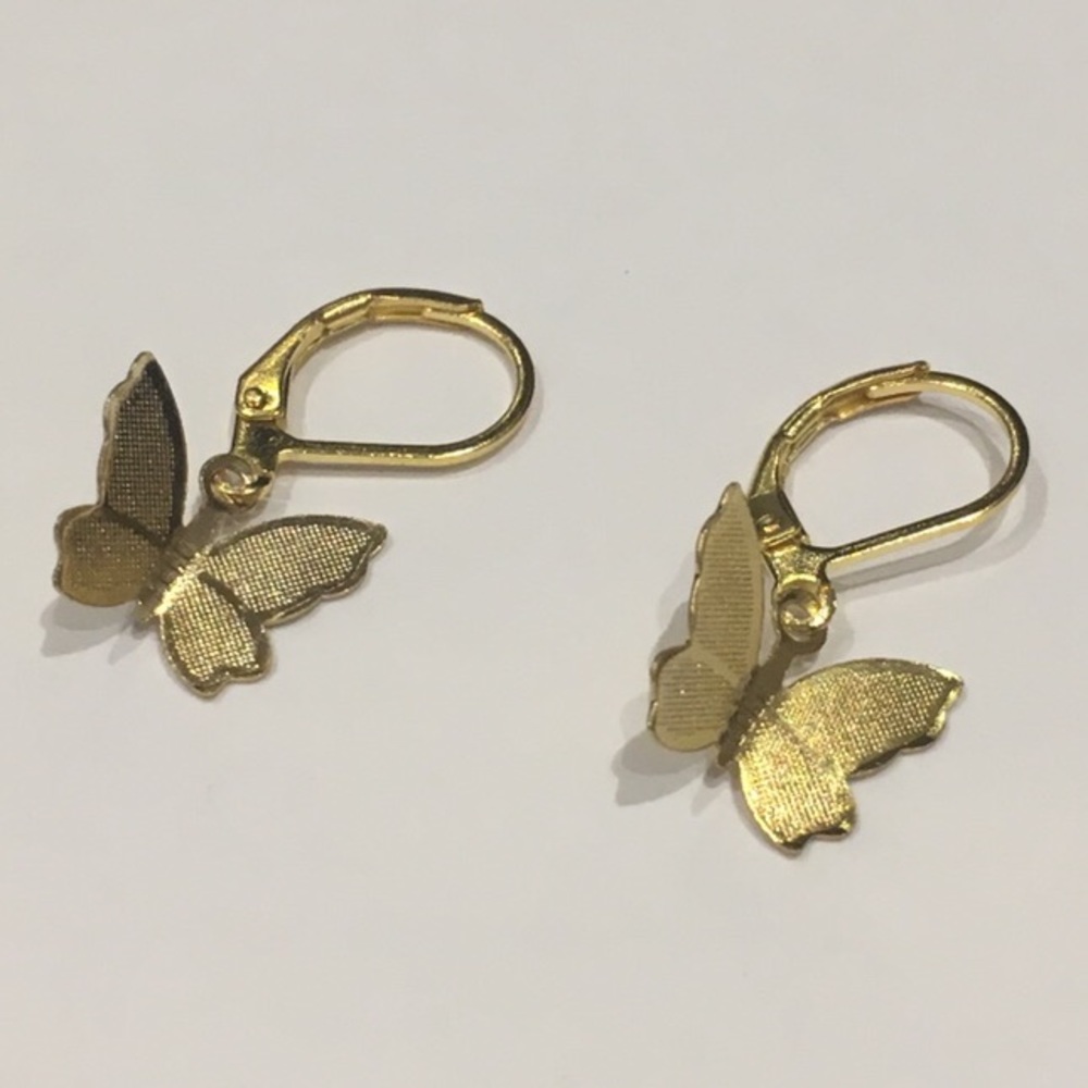 brand new gold butterfly clasp hoop earrings🌟👼🏼